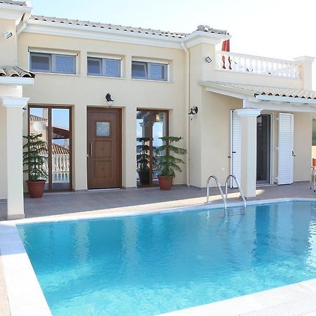 Villa De La Mer Agios Stefanos Avliotes  ภายนอก รูปภาพ