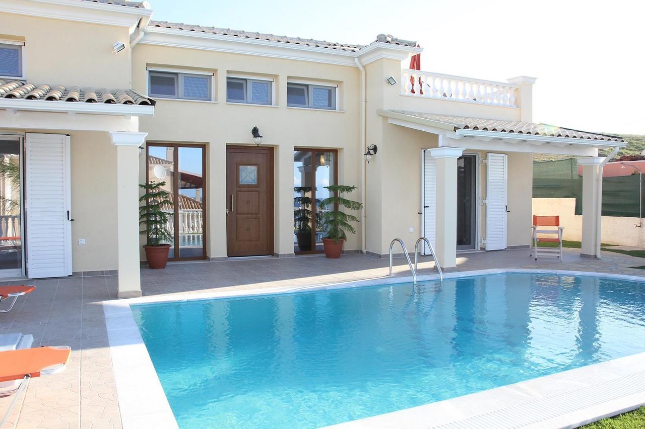 Villa De La Mer Agios Stefanos Avliotes  ภายนอก รูปภาพ