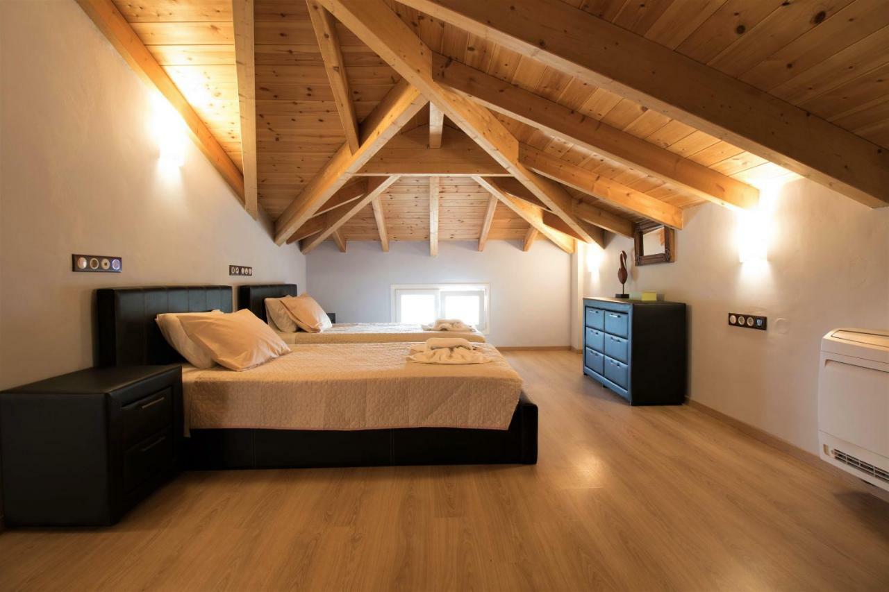 Villa De La Mer Agios Stefanos Avliotes  ภายนอก รูปภาพ